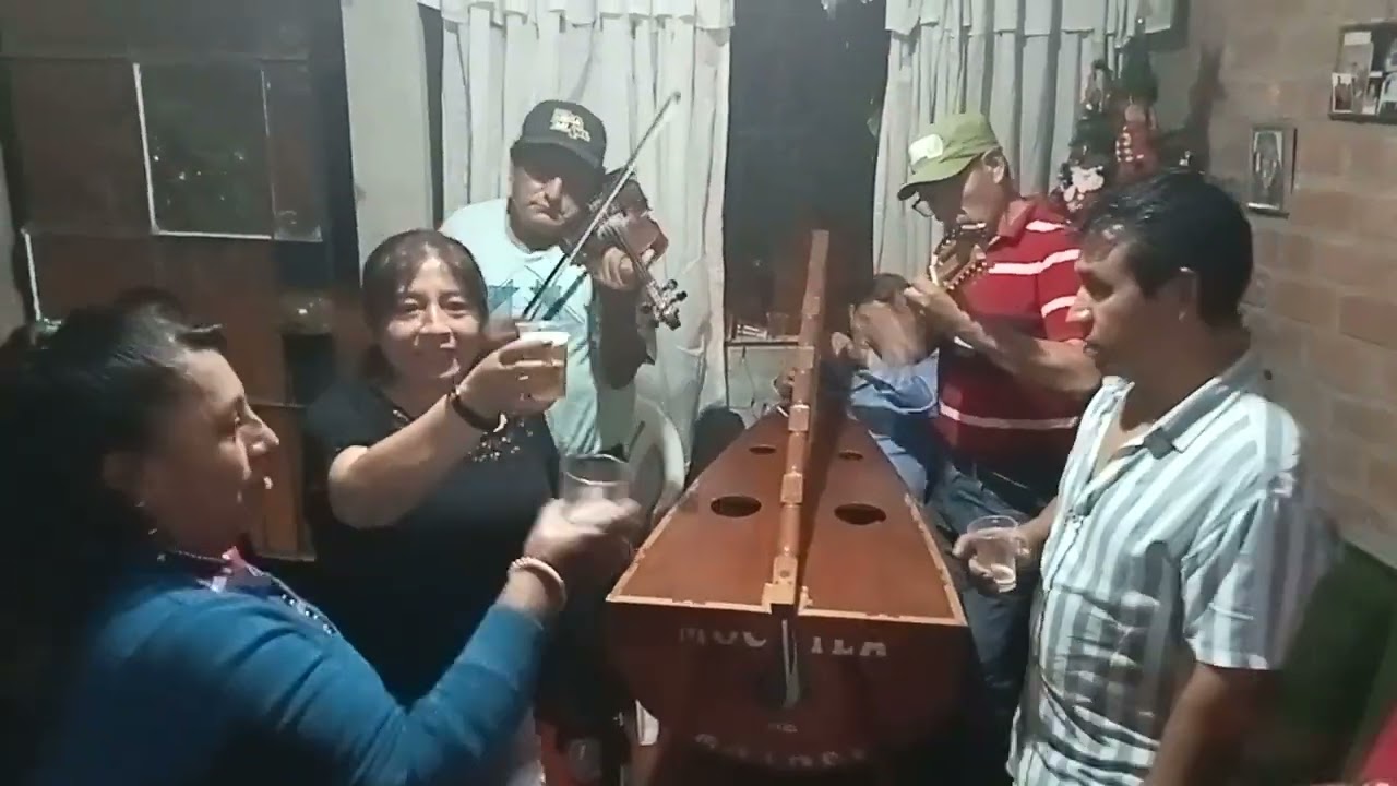 cumpleaños de la mujer Andina de Sucre