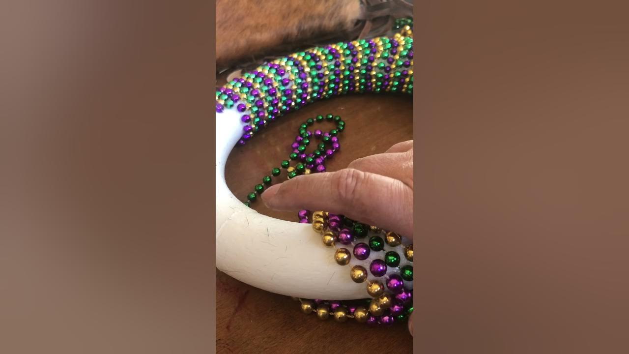 17 Cool Things to do with Your Mardi Gras Beads   Mardi gras beads,  Mardi gras wreath, Mardi gras diy