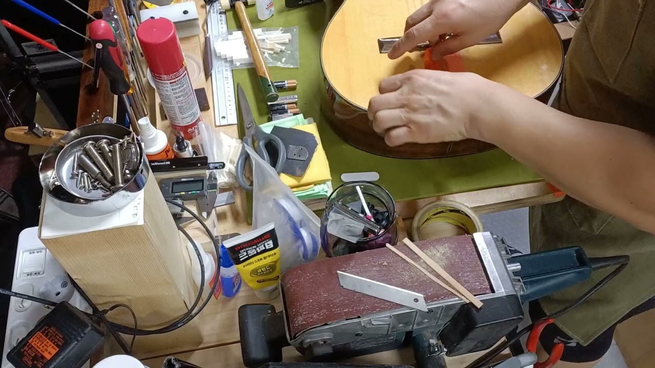 클래식 기타 앞판깨짐 수리하기!