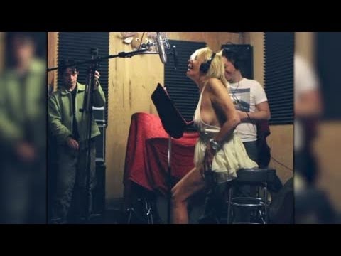 Tan Mom Releases New Music Single - Splash News | Splash News TV | Splash News TV