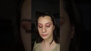 Throwback makeup looks with a chic, modern touch!