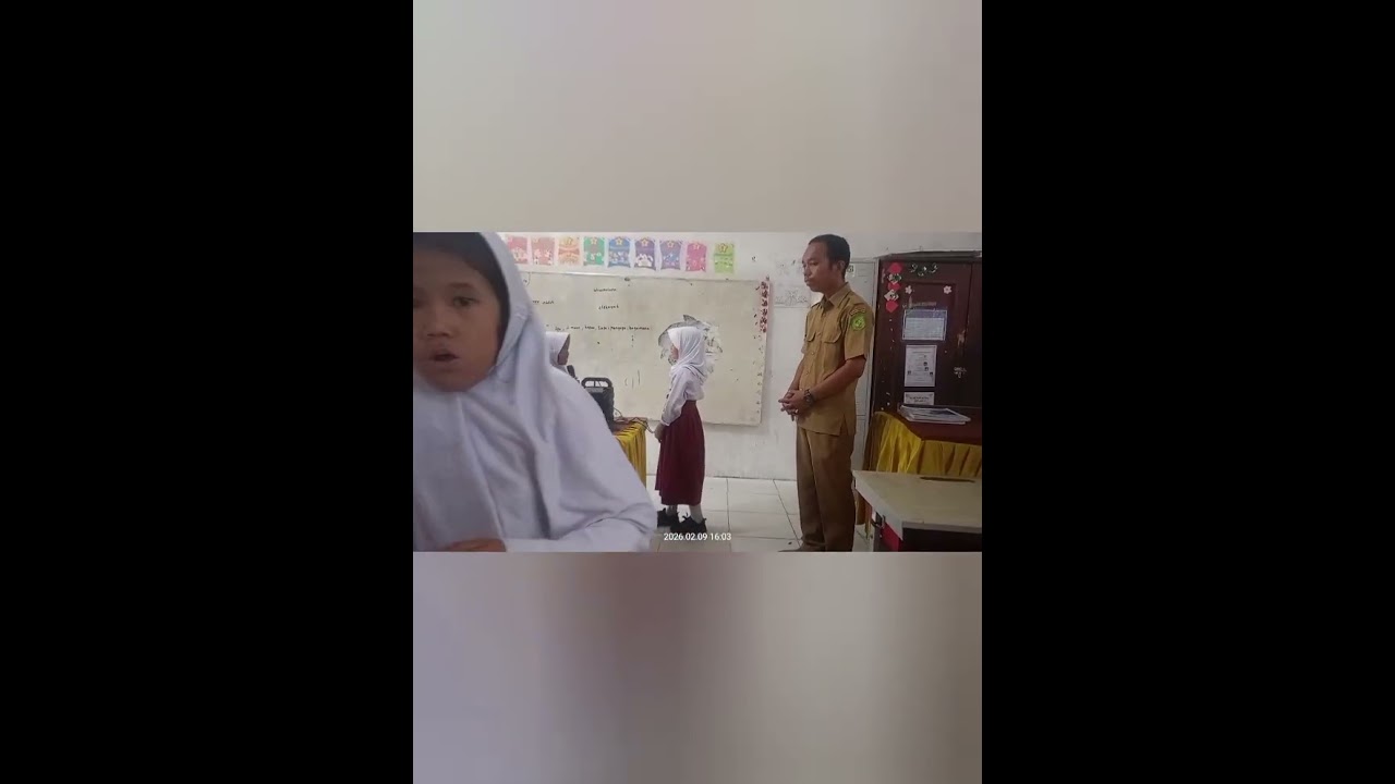 pelajaran b.Indonesia kelas 3 SD tentang bermain peran dalam melakukan kegiatan wawancara