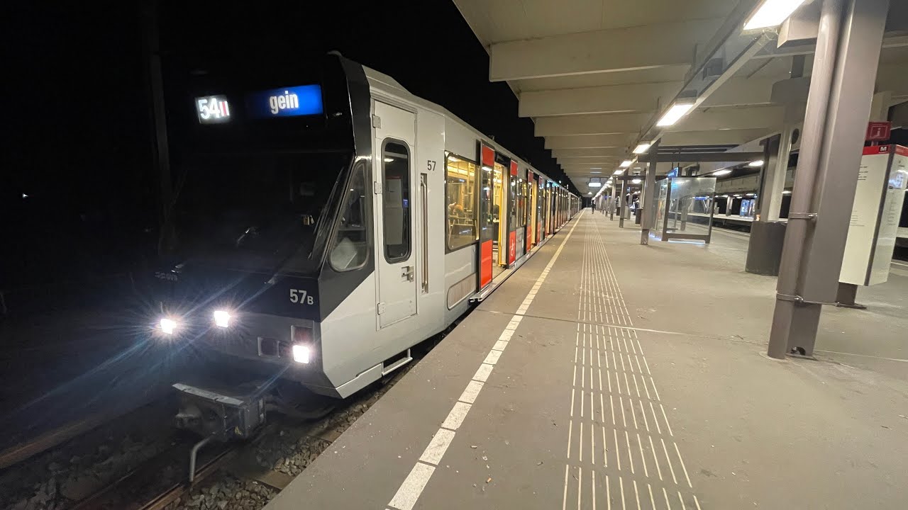 GVB 57 vertrekt van Van der Madeweg richting Gein als lijn 54. YouTube