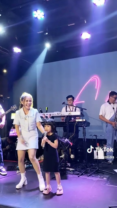 Lucu banget anak kecil nya apal laguaka avolia#fyp #nyanyi #like #avolia