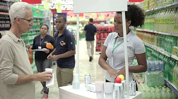 O que faz uma promotora de degustação?