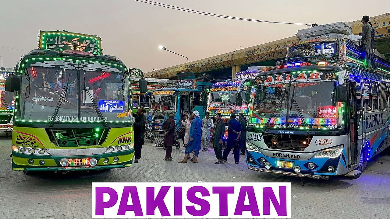 Lahore Street Walk 🇵🇰 | Daily Life in Old City | 4K