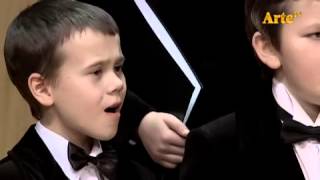 Solovyov-Sedoy's "Moscow Nights," sung by the Boys Choir of the Glinka Choral College chords