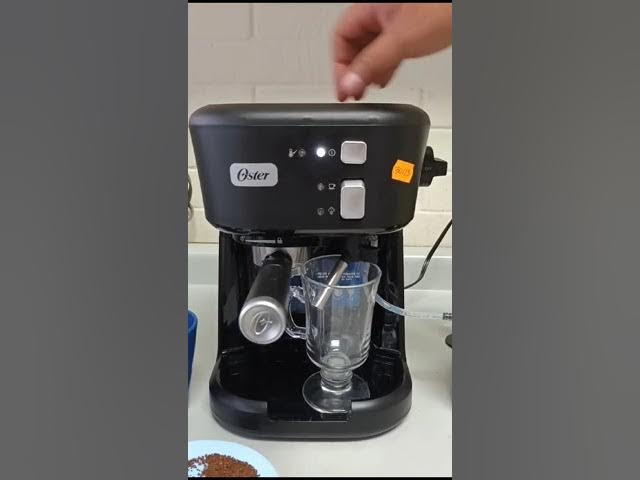 Oster cafetera espresso semiautomática negra BVSTEM5501B (rojo)