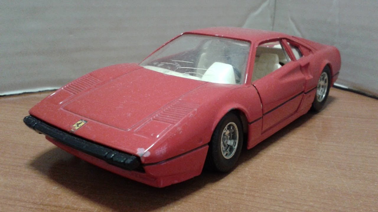 Bburago Ferrari 308 GTB SABA - 1:24 - Modèle Réduit Avec Boîte
