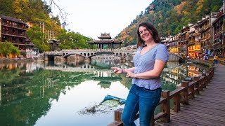 Finding The Perfect Riverside Chinese Town: Fenghuang Is A DREAM! (China vlog 2019 凤凰 湖南)