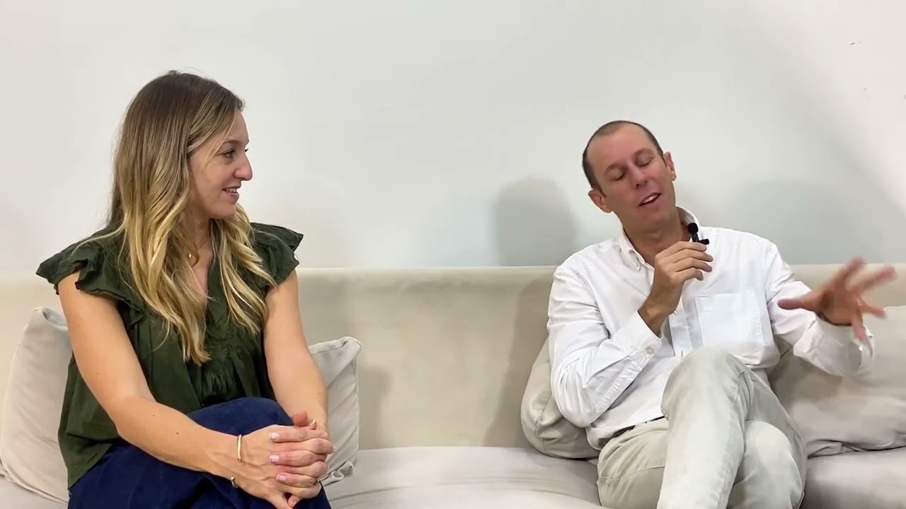 Miniatura de «Agentes comerciales con IA. Hablamos con Gabriela y Nahum de Klirk»