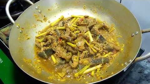 Rắn xào xã ớt . món ngon mỗi ngày