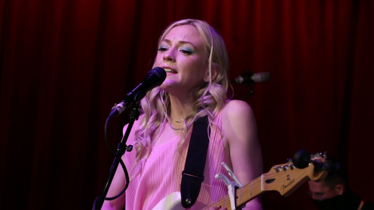 Emily Kinney - Skinny (live from The Hotel Cafe)