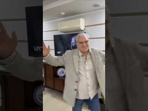 الفنان عبد الحكيم قطيفان الحر يحتفل بطريقته الخاصة بتحرير سوريا سوريا دمشق