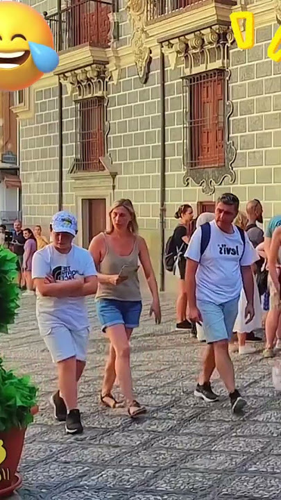 Reaction after being frightened#bushmanprank #funnyprank #pranks #streetpranks