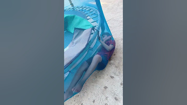 Caiu na piscina de bolinha