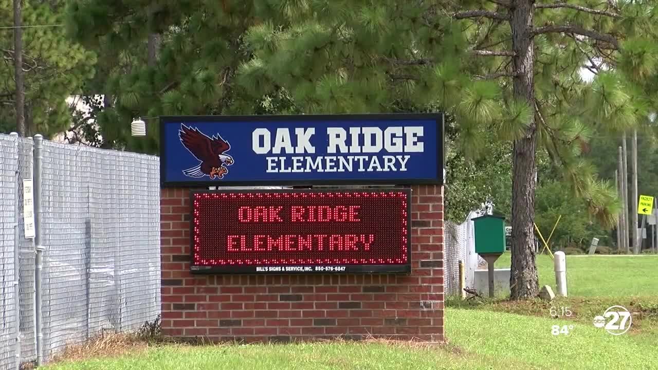 Oak Ridge Elementary hosts book fair YouTube