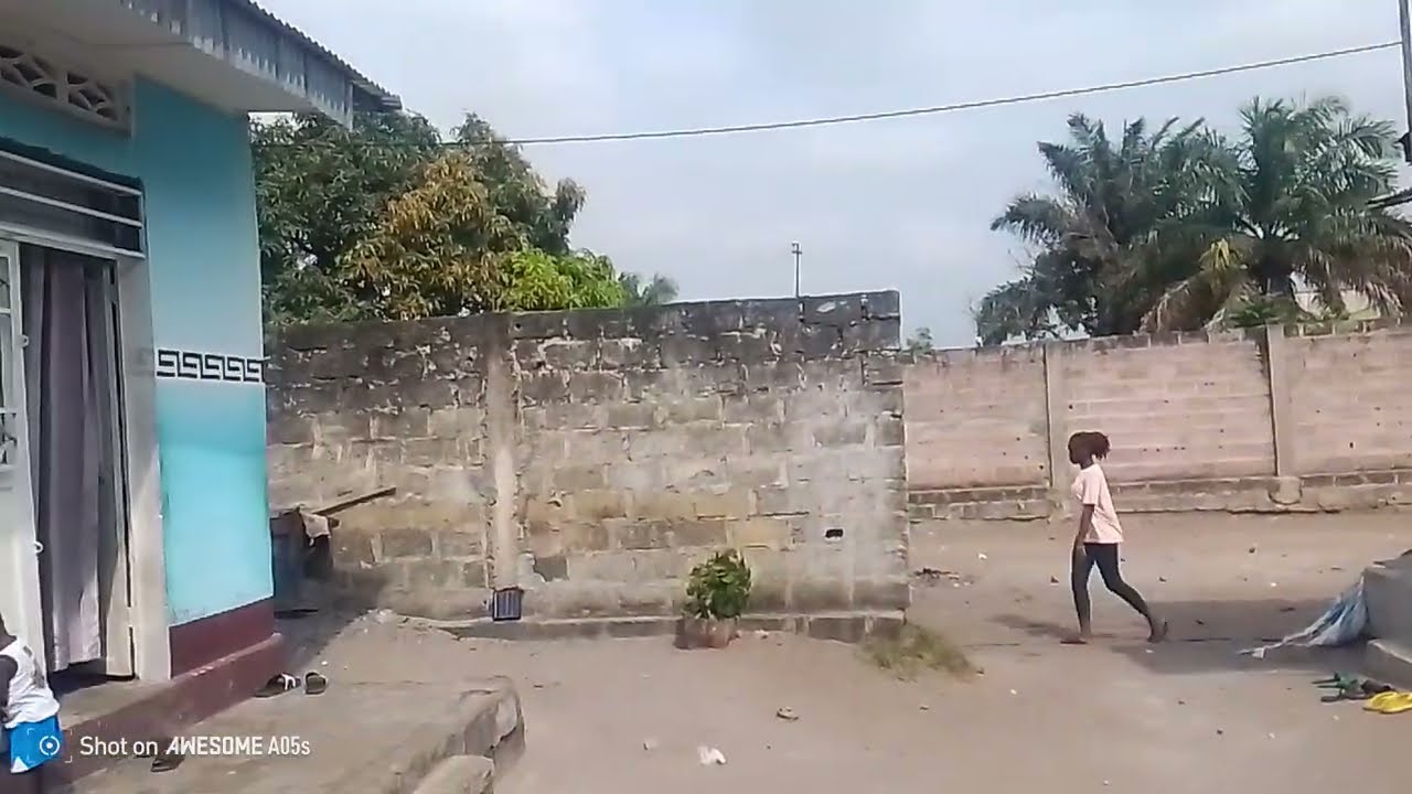 La parcelle a vendre dans la C/n'sele arrêt terre jaune dimensions 15/22 prix 70.000$  vendus déjà 