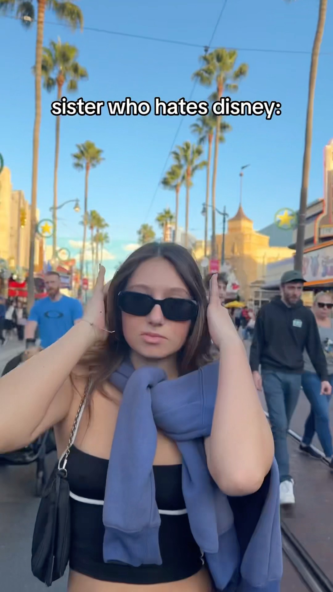 her face says it all… ​⁠@NicoletteDurazzo ​⁠@DisneyParks #sheadurazzo #siblings