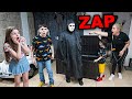 O ZAP - DESCOBRIMOS QUEM É ELE no HALLOWEEN - Parte 84