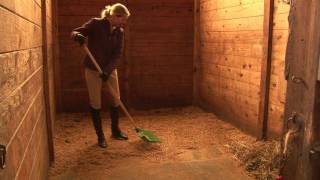 Horses Care & Grooming : How to Clean Horse Stalls