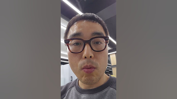 편의점에서 진짬뽕(Jin Jjambbong Ramen) 끓여 먹어요. 새벽 2시 32분.