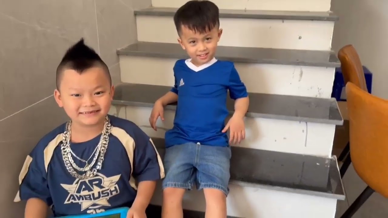 Trao dây chuyền ngày 29 Tết Bính Ngọ