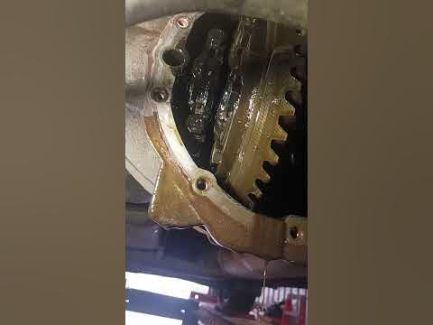 2009 GMC Yukon broken differential. - YouTube