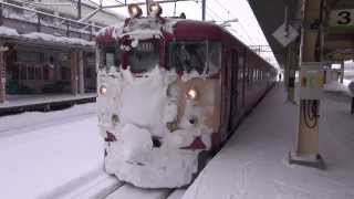 函館本線　711系国鉄色　深川駅発車(警笛付き)