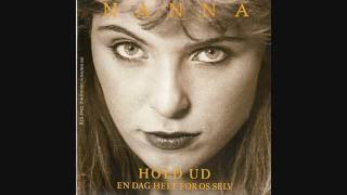 Video thumbnail of "Dansk Musik - Nanna - Hold Ud.wmv"