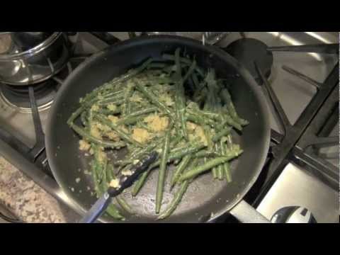 Fresh Green Beans With Caramelized Onion and Garlic