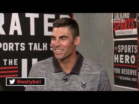 Video: Wally Szczerbiak netto waarde: Wiki, Getroud, Familie, Trou, Salaris, Broers en susters