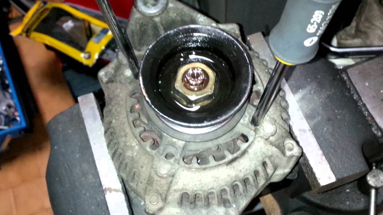 How to Remove Pulley from Alternator  