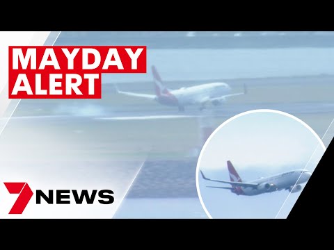 Mayday alert issued by Qantas flight QF144 on approach to Sydney Airport | 7NEWS
