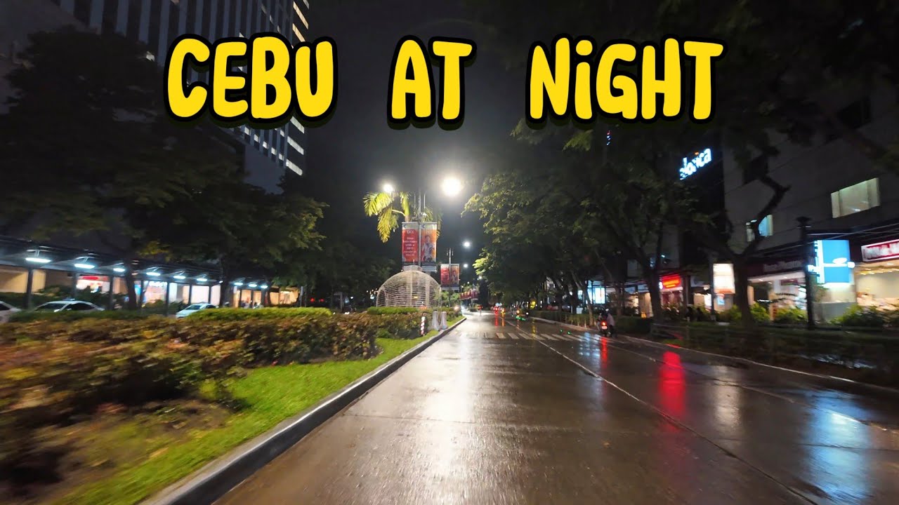 CEBU METRO STREETS AT NIGHT. EMPY ROADS AND CITY LIGHTS.