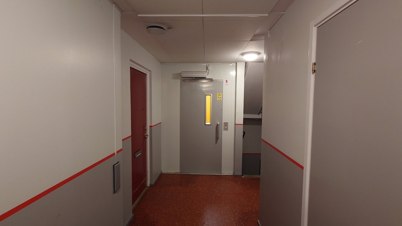 1979 KONE Hydraulic Elevator @ Norralagatan 13B, Söderhamn, Sweden!