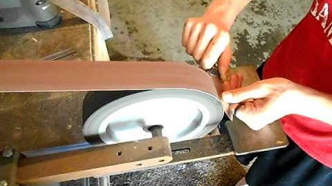 How I sharpen a knife on the grinder