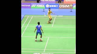 He shocked Lee Chong Wei with his trickshots screenshot 4