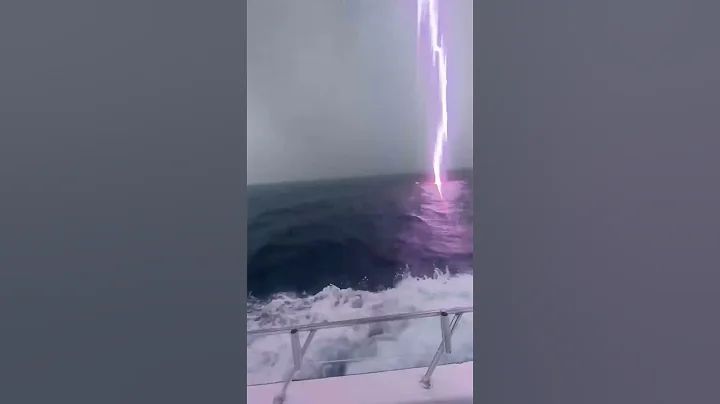 Ocean lightning strike near Jupiter during strong storms - DayDayNews