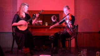 Rheingans Sisters - The October Song - Live at Shakespeares chords