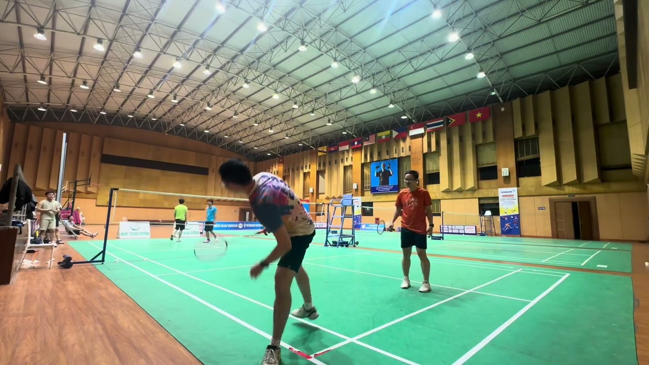 Đôi Nam Badminton: quay từ góc a Bình - a Bích 