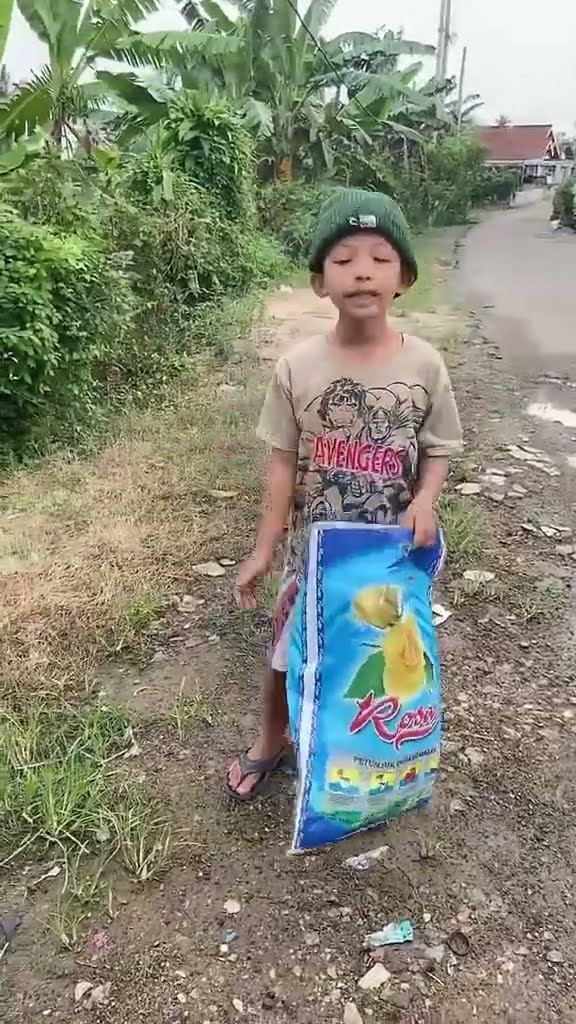 Vidio kocak dan gokil @nyaikembang1nyaikembang1 /kado utk mama?