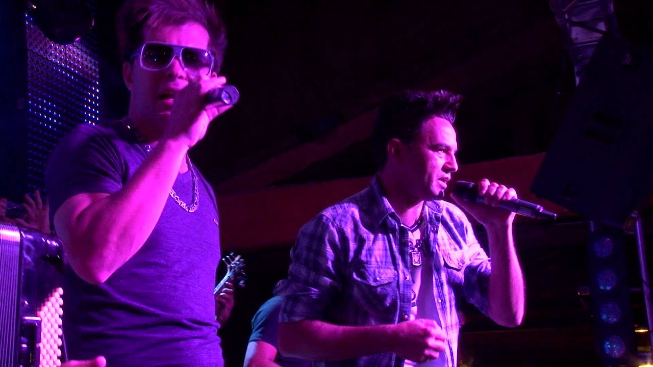 Gabriel Ferrazzi  & Fernando/Musica Que Tal Fazer Assim/Clip Oficial.