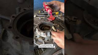 : Furando parafuso quebrado e embuchando rosca 12 mm #youtube  #machine #torno #fresadora #cnc #usinag