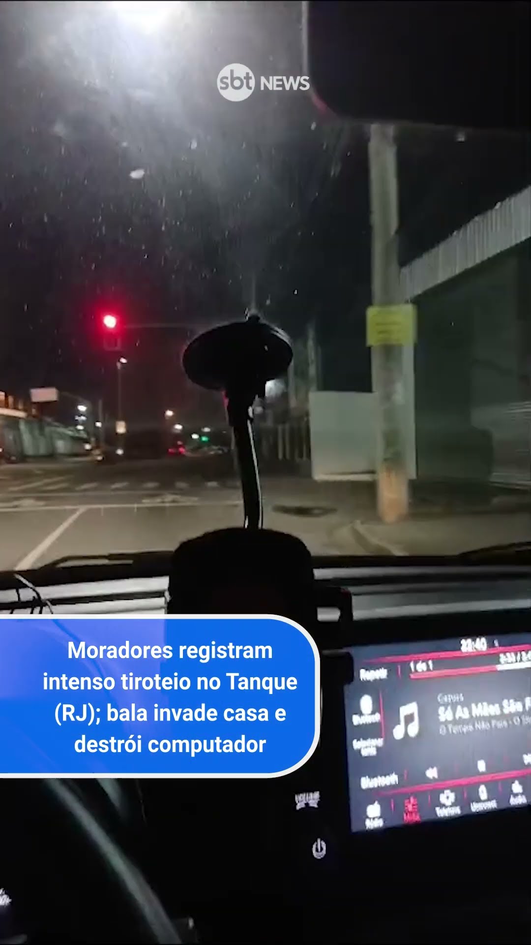 Moradores registram intenso tiroteio no Tanque (RJ); bala invade casa e destrói computador