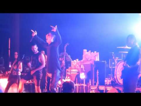 motionless-in-white---one-step-closer-(linkin-park-cover-chester-bennington-tribute)-live-7/21/17