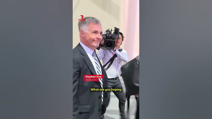 Optus boss grilled by media and minister over deadly outage