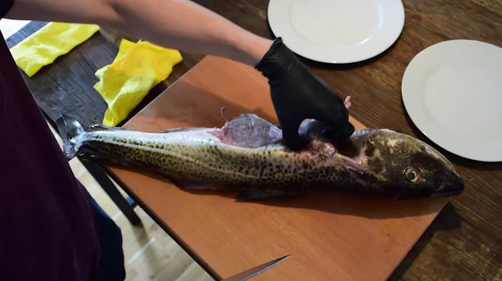 Il Buco head chef Zhi Xiang tutorial: "How to fillet a cod"