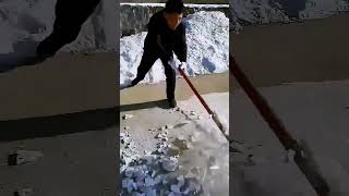 The process of removing snow blocks = good tools can improve efficienc