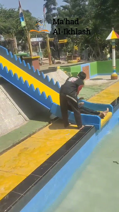Berenang Santi Mahad Al Ikhlash
